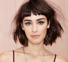 Krótka grzywka hit we fryzurach na jesień 2018