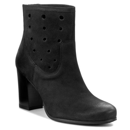 Czarne botki na jesień z CCC