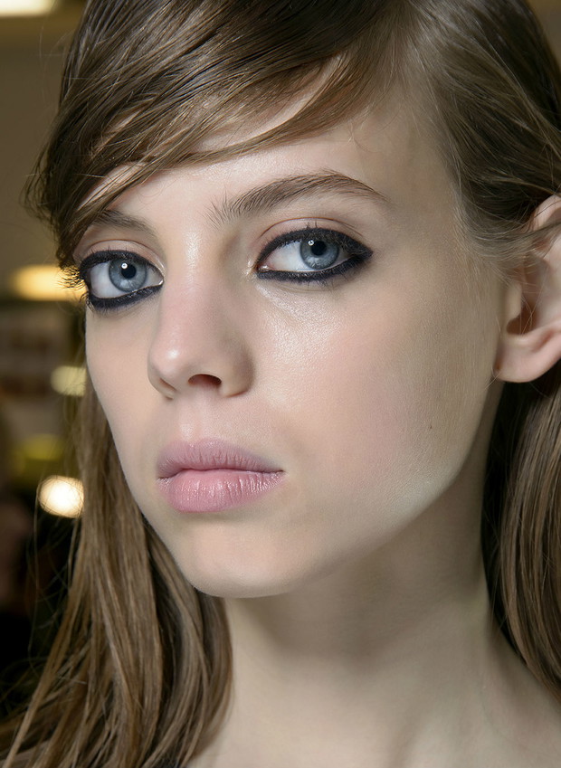 Makijaż oczu jesień 2018: dolna kreska