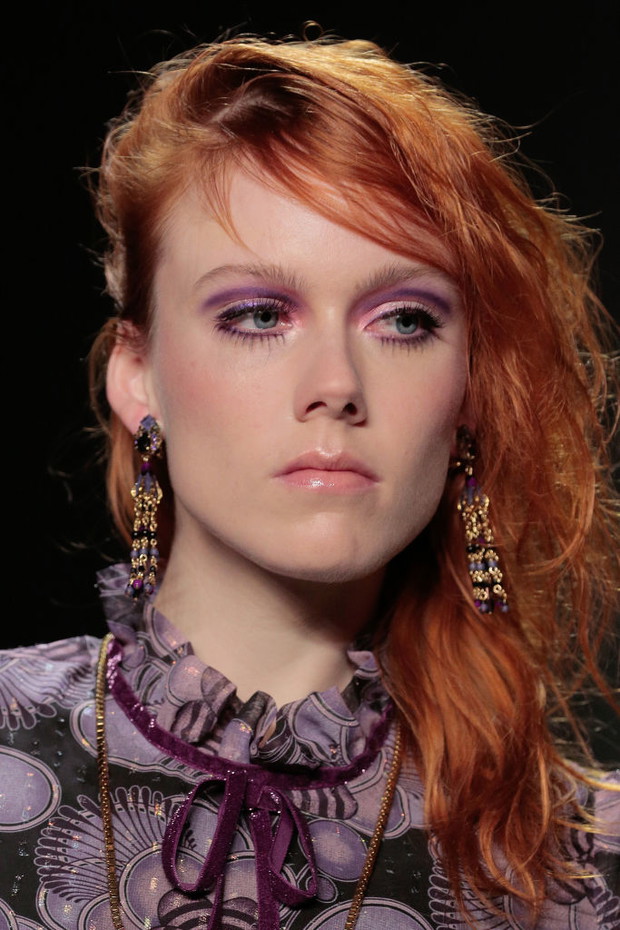 Makijaż oczu jesień 2018: róż i fiolet