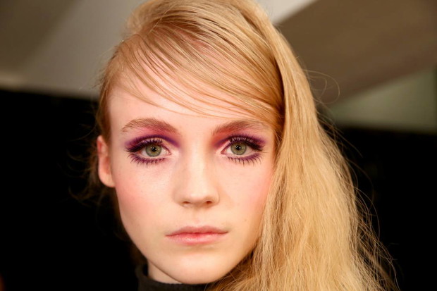 Makijaż oka jesień 2018: różowe cienie