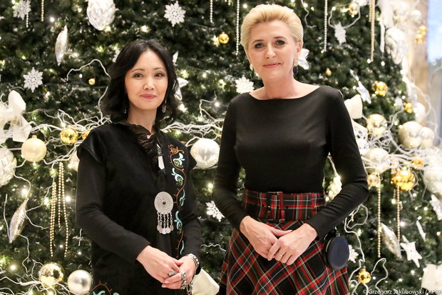 Agata Duda podczas kiermaszu charytatywnego