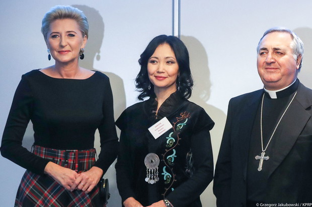 Agata Duda podczas kiermaszu charytatywnego