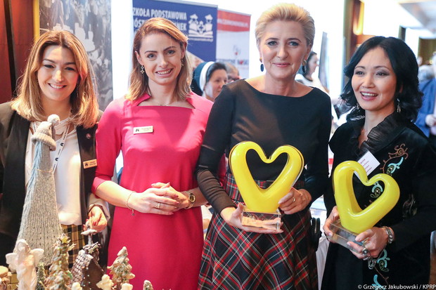 Agata Duda podczas kiermaszu charytatywnego