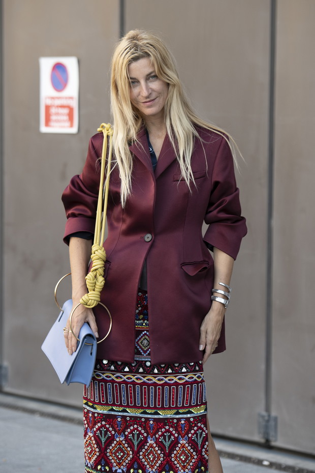 Czerwony w odcieniu wina modny kolor na zimę 2018