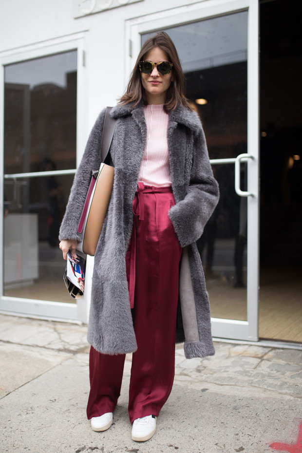 Czerwony w odcieniu wina modny kolor na zimę 2018