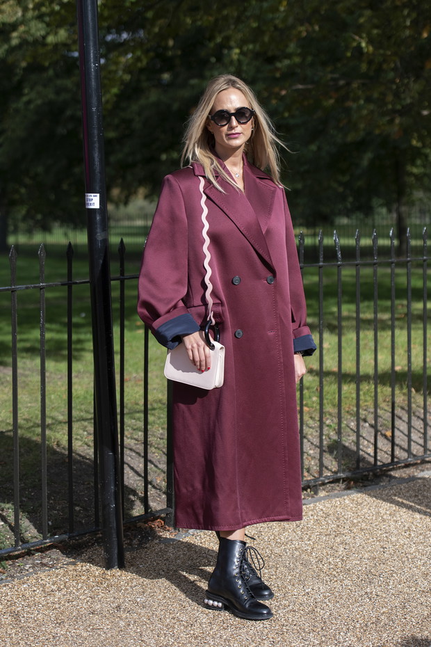 Czerwony w odcieniu wina modny kolor na zimę 2018