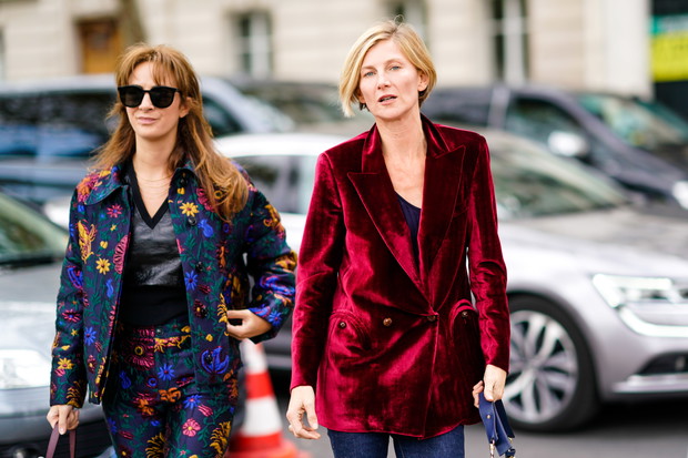 Czerwony w odcieniu wina modny kolor na zimę 2018