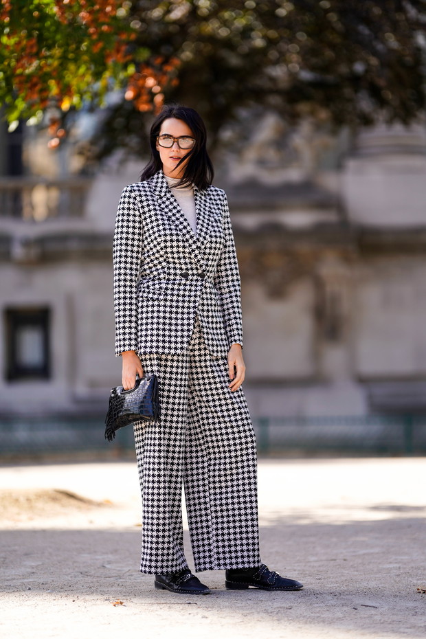 Trendy moda wiosna 2018: czarno-biała kratka