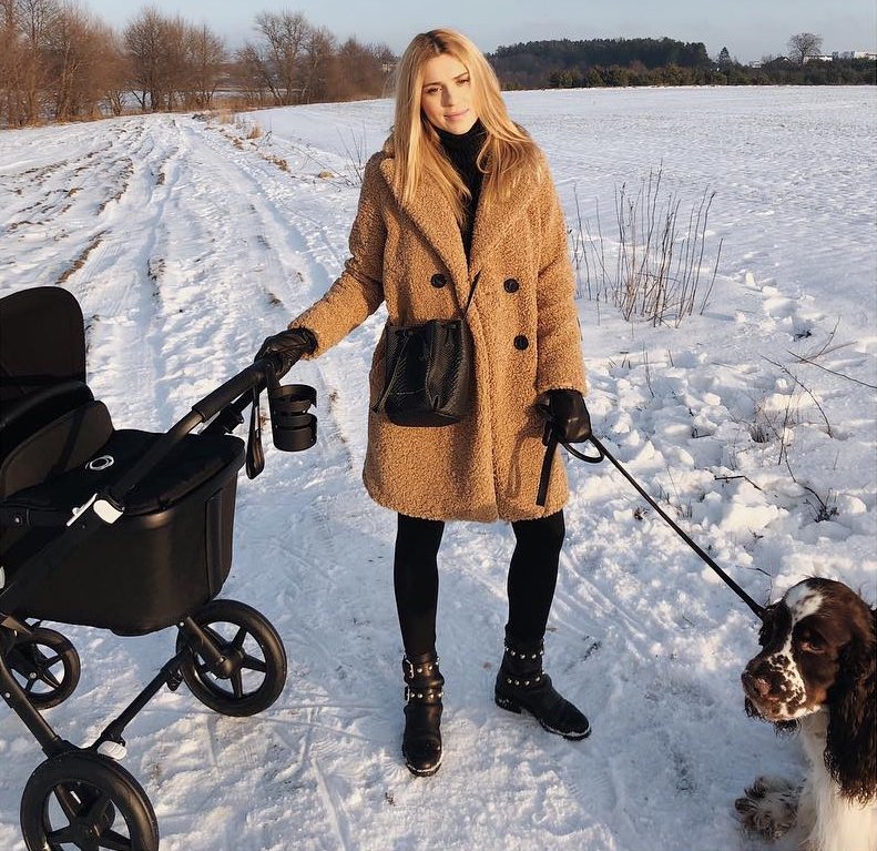 Kasia Tusk na pierwszym spacerze z dzieckiem