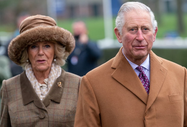 By stanąć na ślubnym kobiercu Książę Karol i Camilla Parker Bowles czekali 35 lat.