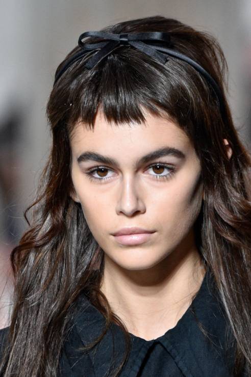 Fryzury z grzywką na wiosnę