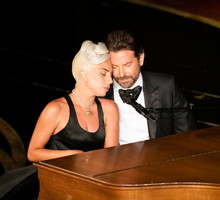 Lady Gaga i Bradley Cooper w utworze "Shallow" podczas Oscarów 2019