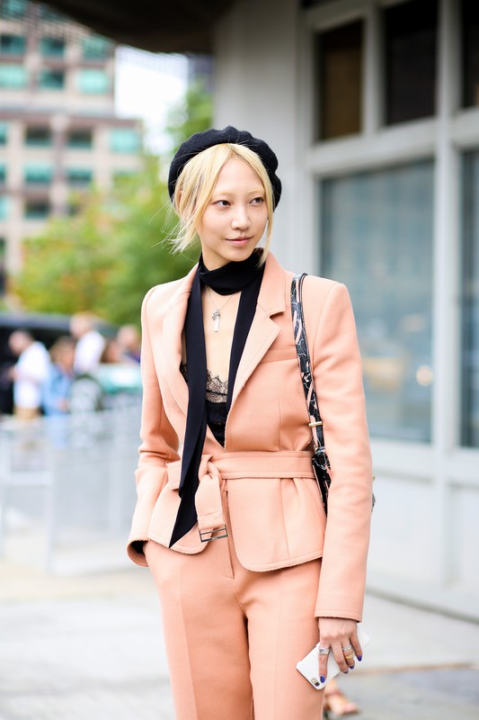 Garnitury w kolorze łososiowym