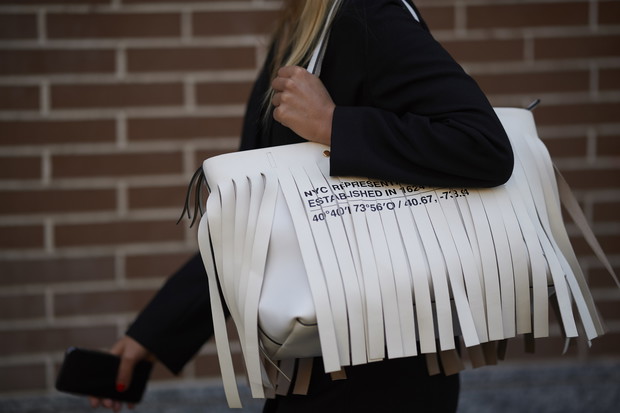 Modne akcesoria wiosna 2019: trendy moda wiosna 2019