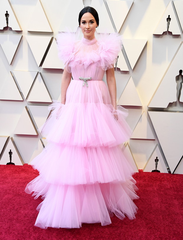 Oscary 2019 - Kacey Musgraves w kreacji Giambattista Valli