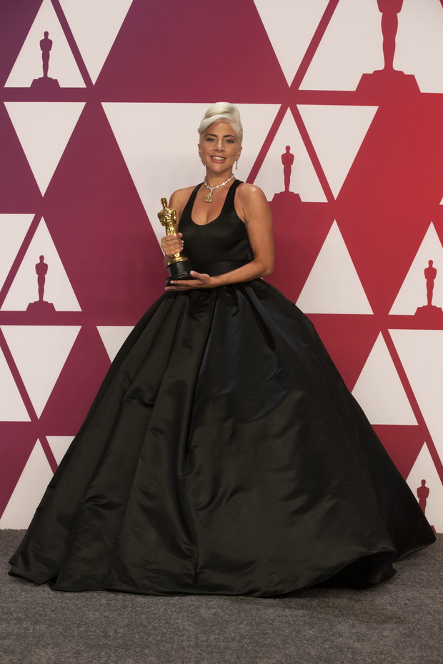 Oscary 2019 - Lady Gaga w kreacji Alexander McQueen