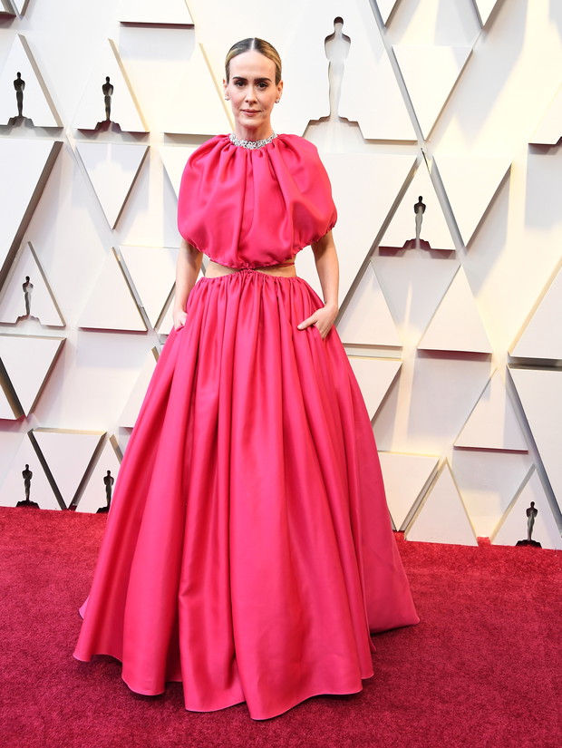 Oscary 2019 - Sarah Paulson w kreacji Brandona Maxwella