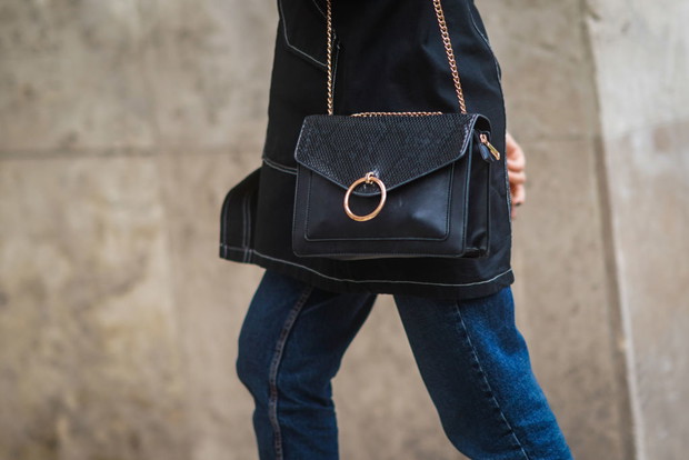 Trendy jesień 2019: mała torebka