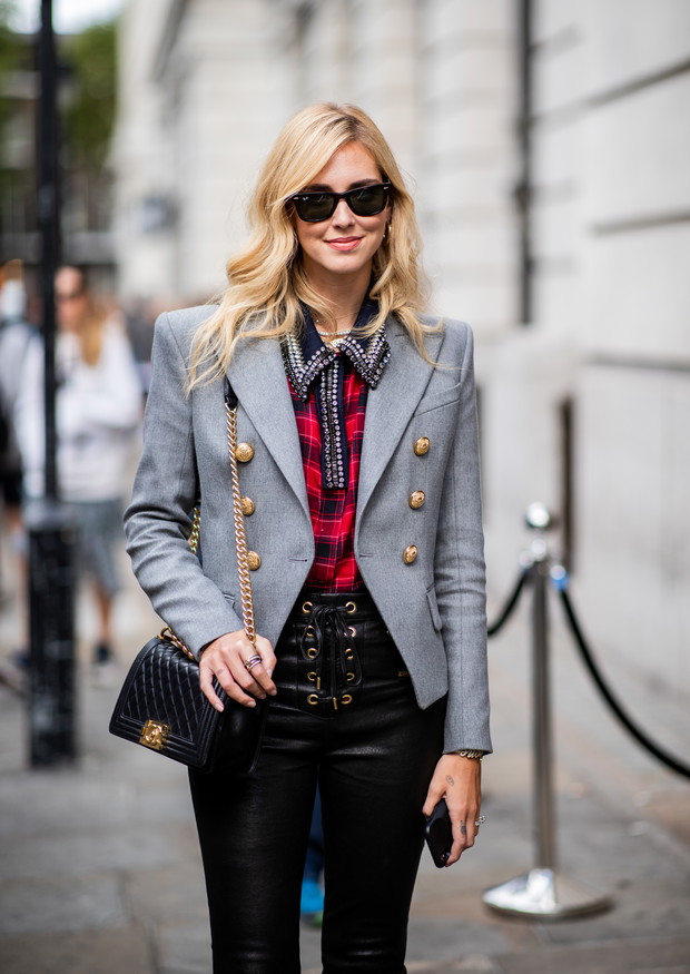 Modne fryzury na lato 2019 dla długich włosów – najmodniejsze upięcia