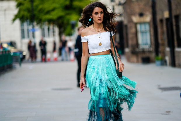 Modne fryzury na lato 2019 dla długich włosów – najmodniejsze upięcia