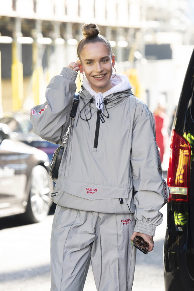 Modne fryzury na lato 2019 dla długich włosów – najmodniejsze upięcia