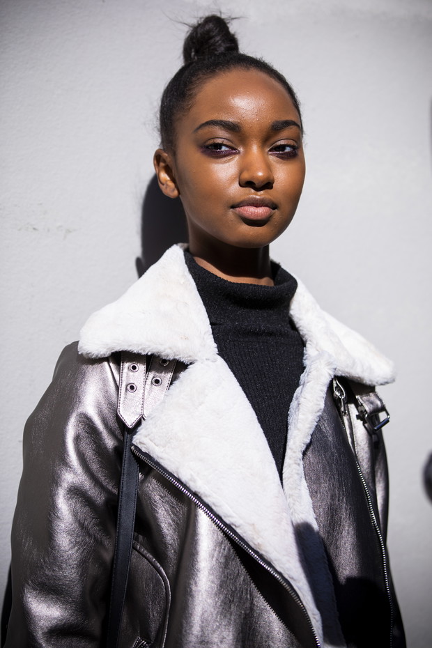 Modne fryzury na lato 2019 dla długich włosów – najmodniejsze upięcia