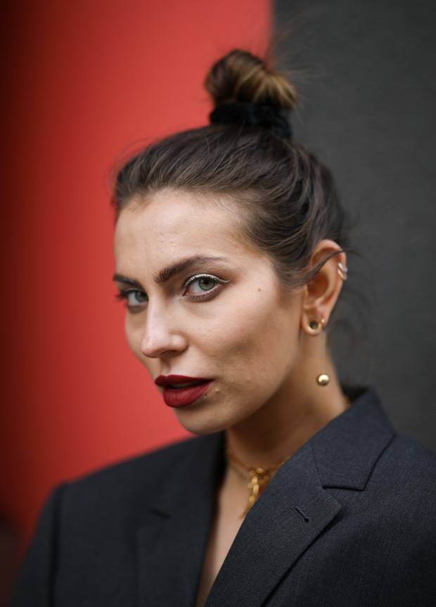 Modne fryzury na lato 2019 dla długich włosów – najmodniejsze upięcia