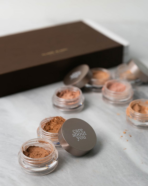 Paletka cieni do powiek Clare Blanc, cena na życzenie