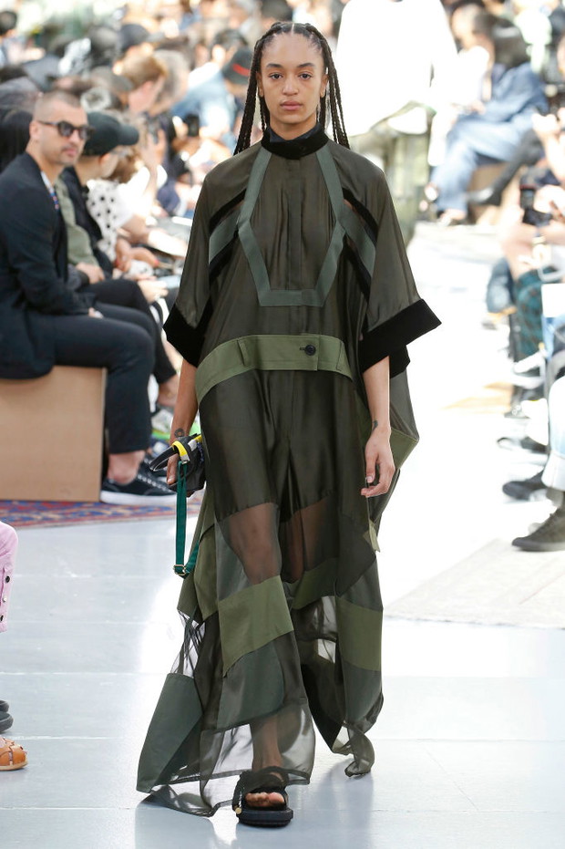 'Tent dress' gorącym trendem na jesień 2019