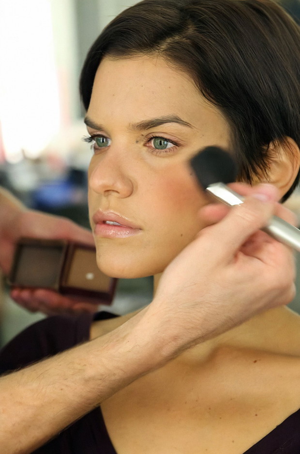 Używanie pędzla w niewłaściwy sposób