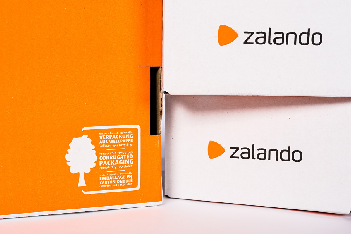 Zalando zmienia opakowania na papierowe. Wszystko w trosce o środowisko