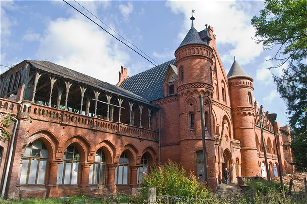 Matka i córka stworzyły kolonię artystyczną w górach: przyciąga ludzi z całego świata