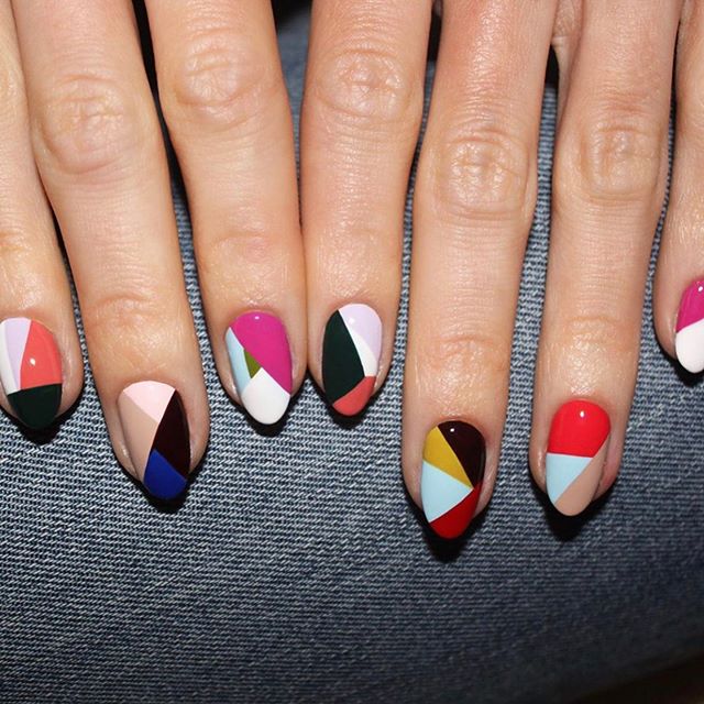 Modne paznokcie jesień 2019: geometryczny manicure