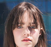 Fryzury z długą grzywką na jesień 2019: jak nosić fryzury z grzywką?