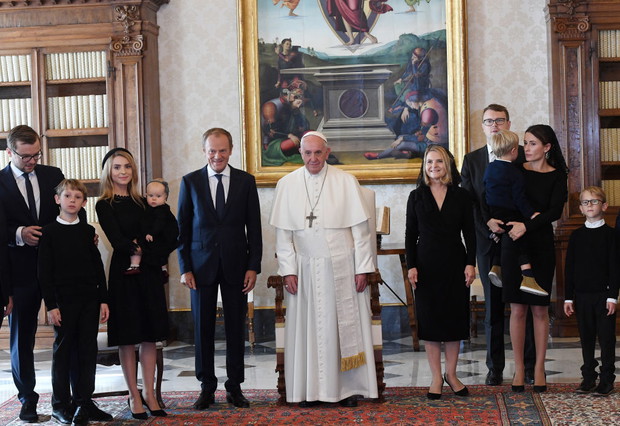 Donald Tusk z rodziną na audiencji u papieża Franciszka w Watykanie