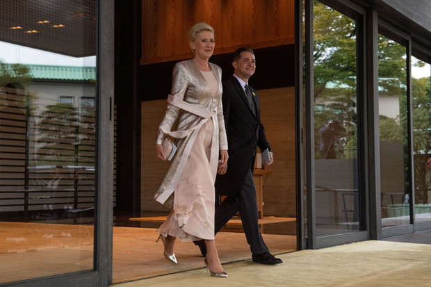 Agata Duda w stylizacji w modną kratę