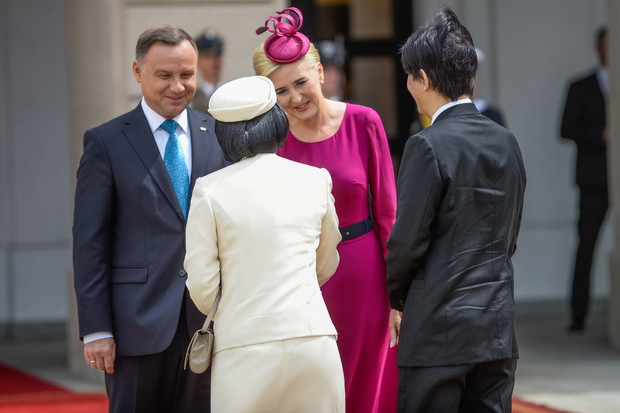 Agata Duda w stylizacji w modną kratę