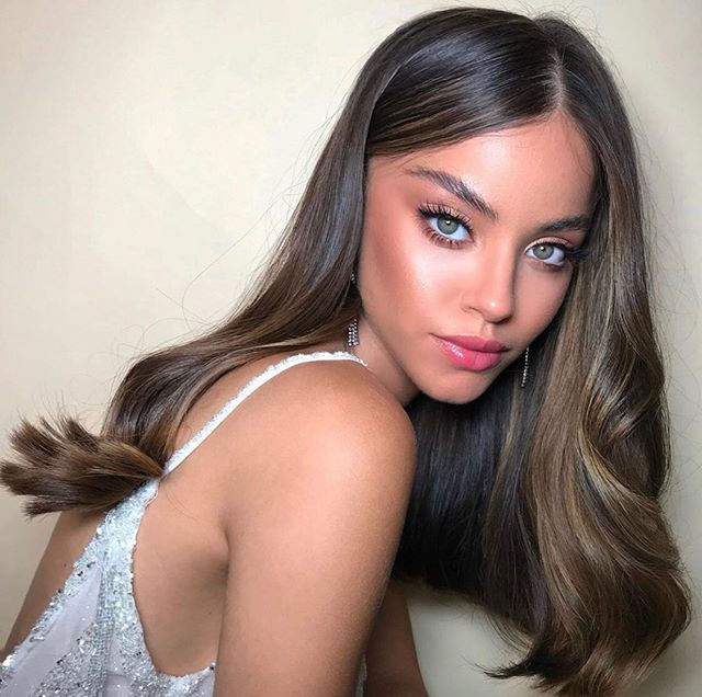 Dekoloryzacja włosów