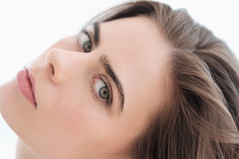Laminacja brwi: co to, efekty, cena