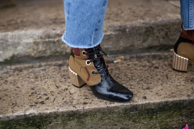 Trendy moda 2020: botki z twistem