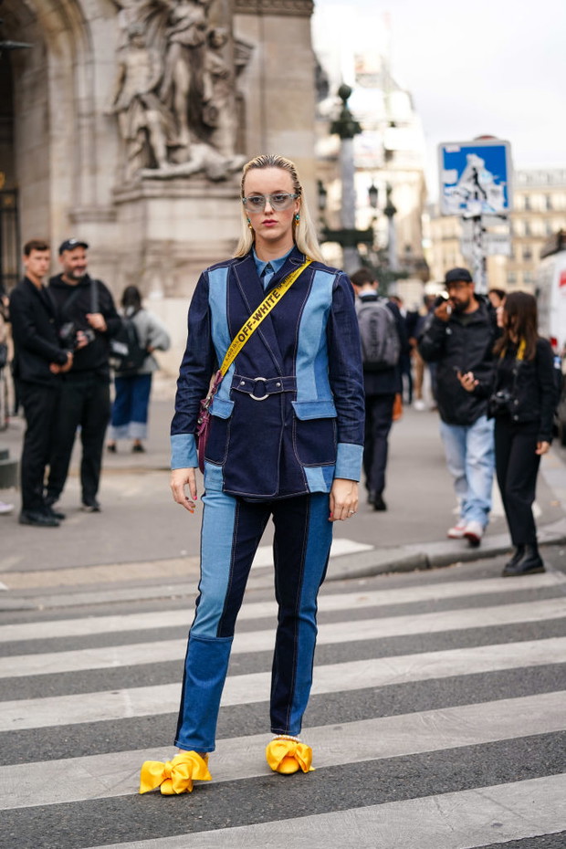 Trendy moda 2020: buty czółenka z kokardą