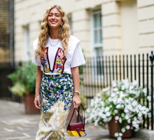 Bluzki w kwiaty: wprowadź wiosnę do swojej garderoby