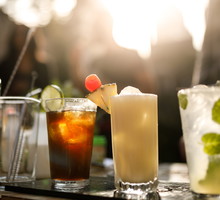 Pina colada - przepis na drinka. Z czym pije się pina colade?