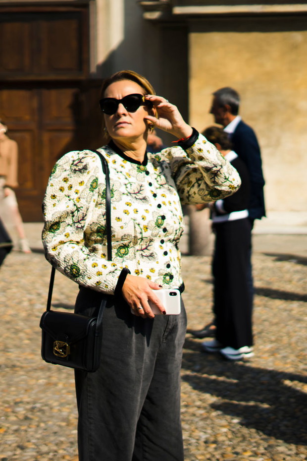 Bluzki w kwiaty trendy moda wiosna 2020