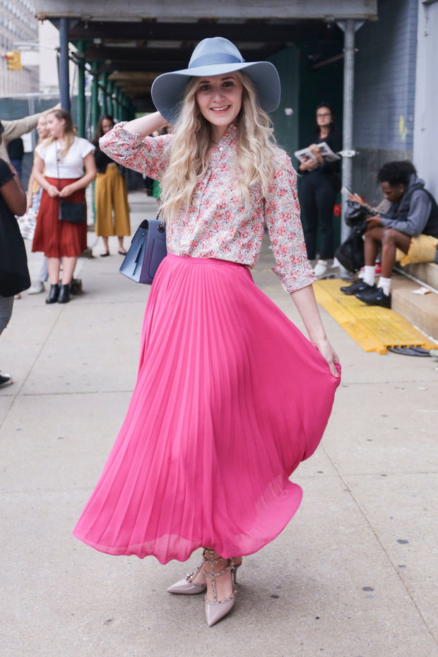 Bluzki w kwiaty: wprowadź wiosnę do swojej garderoby