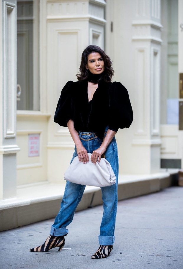 Trendy moda jesień 2019: najmodniejsze dżinsy