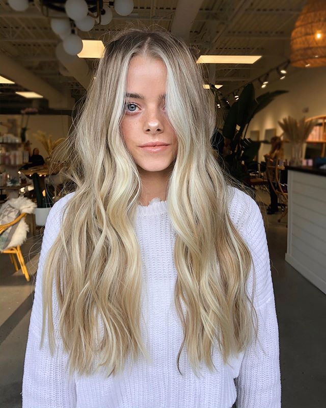 Naturalne fale na włosach