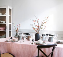 Stół na Wielkanoc w stylu wabi-sabi