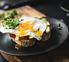 Te pomysły na fit kolacje pokochacie: 7 lekkich i pożywnych propozycji na koniec dnia